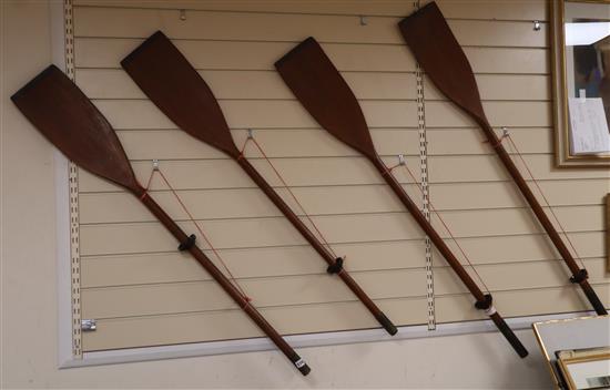 A pair of oars